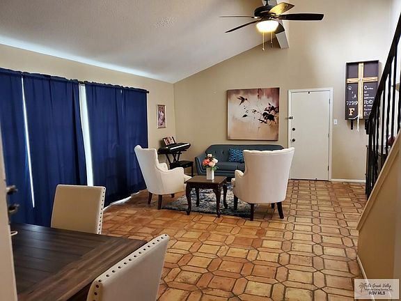 4th image of 209 Balboa Ave