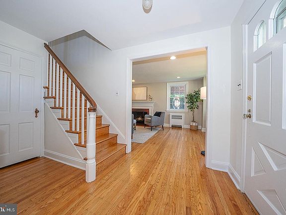 2nd image of 321 Earlington Rd