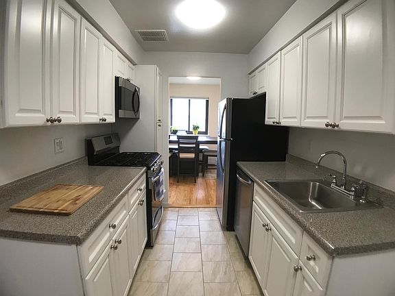 2nd image of 8 Brevoort Dr APT 1B