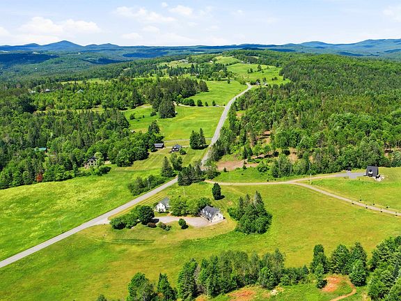 5th image of 884 Darling Hill Road