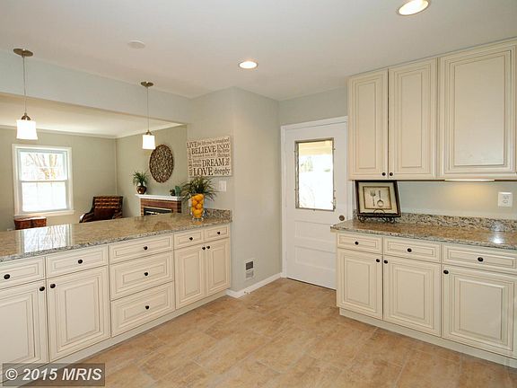 2nd image of 9424 Hermitage Dr