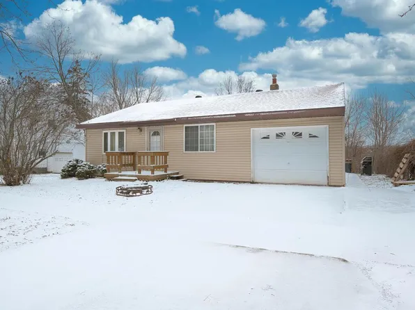208 7th Ave, Bovey, MN 55709