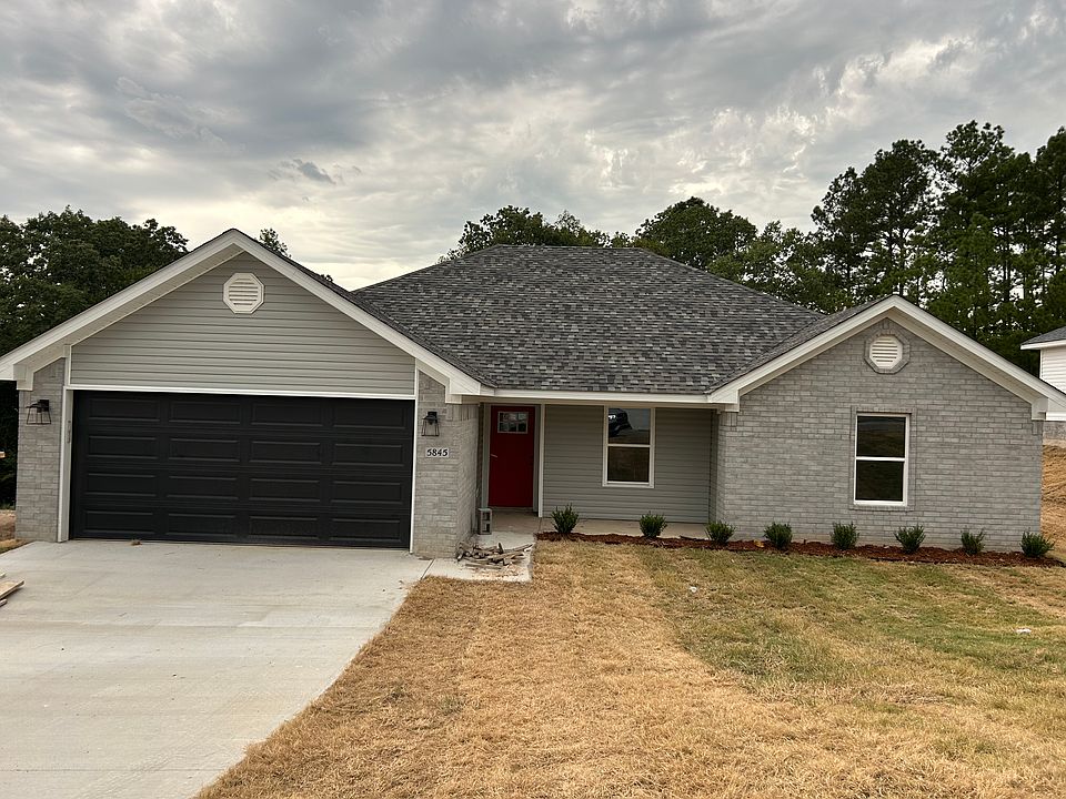 1st image of 5845 Heritage Heights Dr