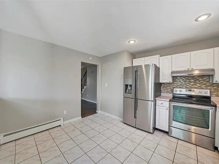 54 Capital Dr — Photo 11
