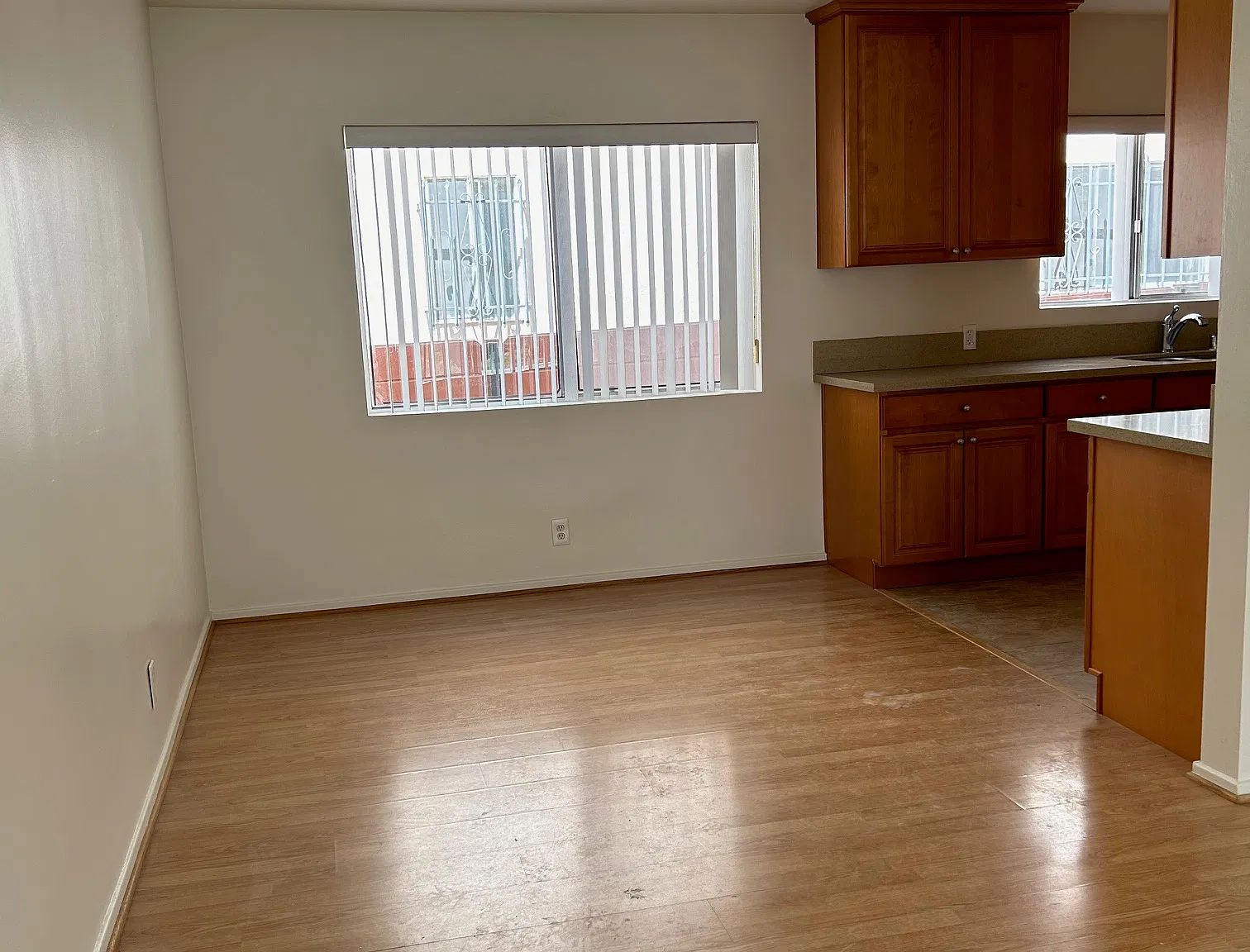 3 bed, 1325 sqft, $4,375 — Photo 3