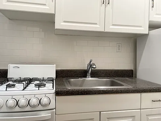 Rented by Meraki Realty LLC | media 16