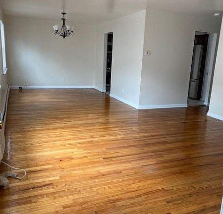 5th image of 1078 Sanford Ave #1