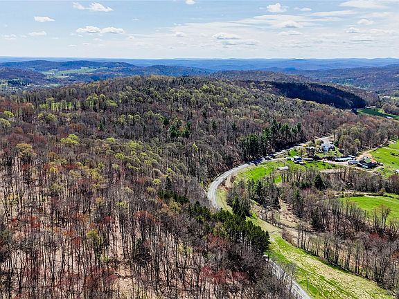 4th image of 624 County Road