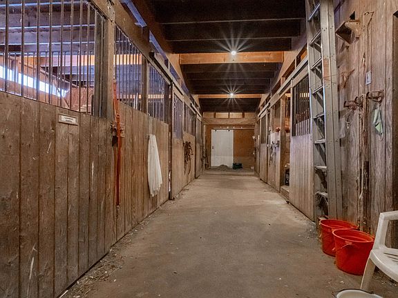 5th image of 203 Winch Hill Road