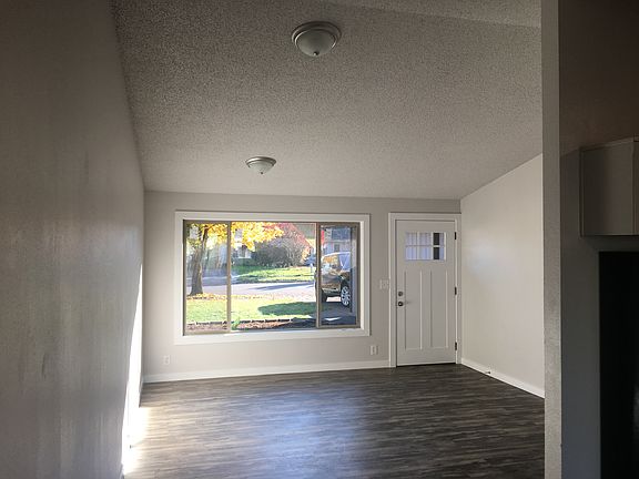 2nd image of 15904 NE 10th St