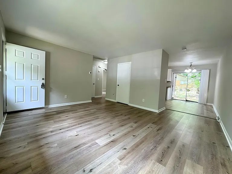 4626 Highlake Dr — Photo 5