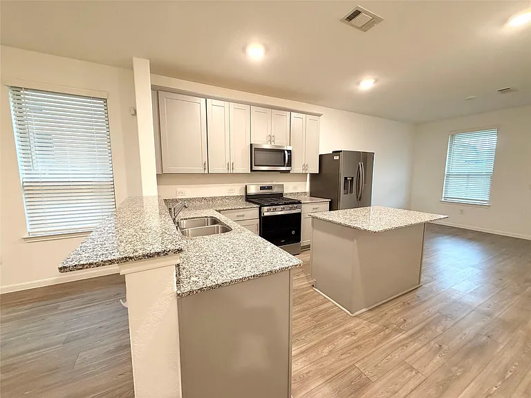 1348 Bright Hill Dr — Photo 5