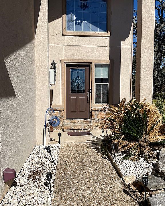 1st image of 130 Clearwater Ct