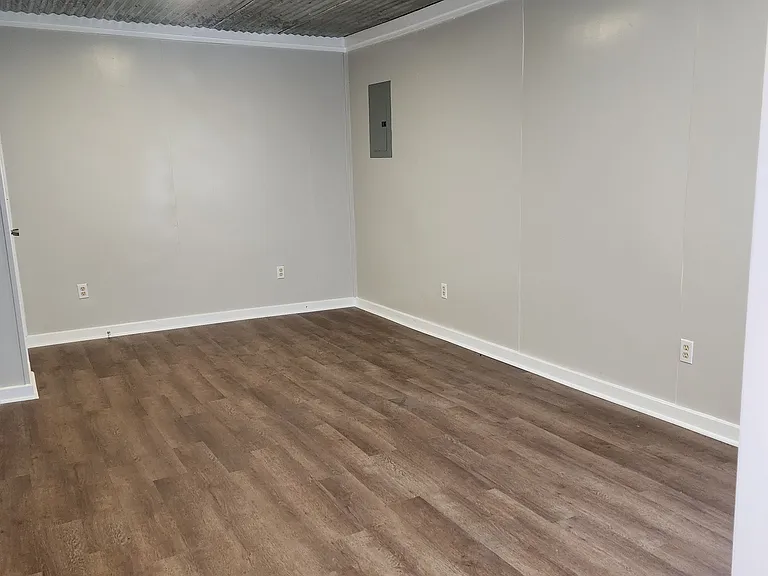 111 Hill St — Photo 17