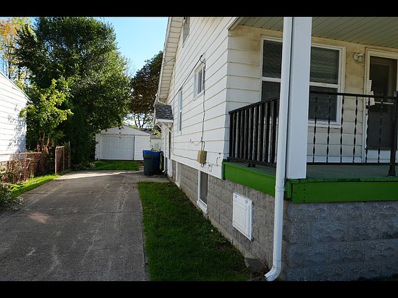 3rd image of 7028 Studebaker Ave