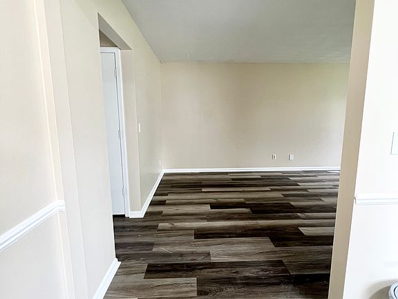 3rd image of 513 Franklynn Dr #1