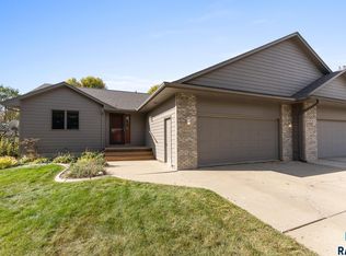 4009 S April Pl, Sioux Falls, SD 57103