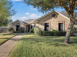 142 Phillip Cir, Hewitt, TX 76643