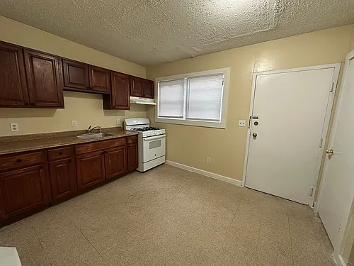 106 Fulton St Photo 1