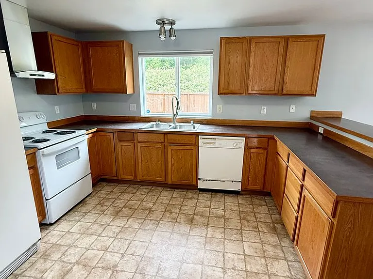 1532 NE Echo Dr — Photo 8