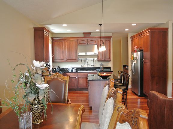 5th image of 2505 NE 182nd Ct