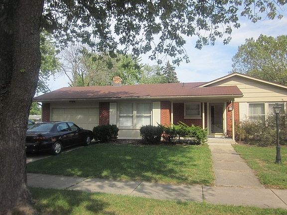 2nd image of 221 N Pleasant Dr