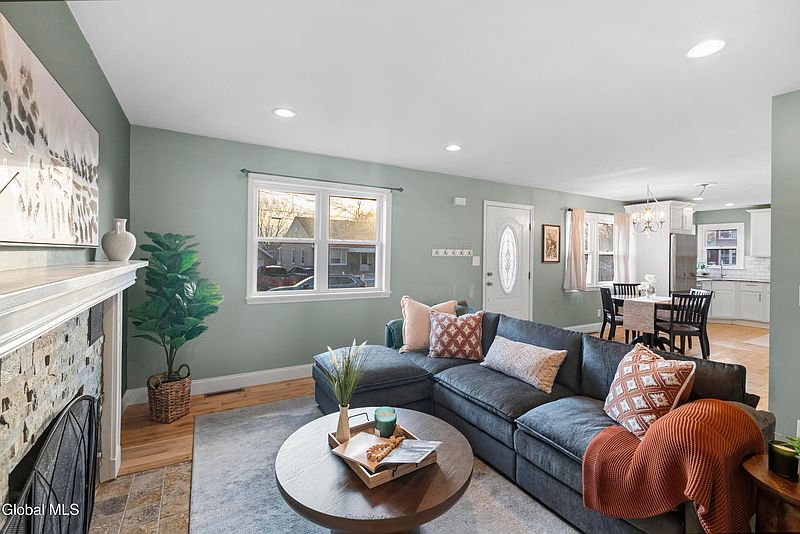 3rd image of 48 Quincy Street