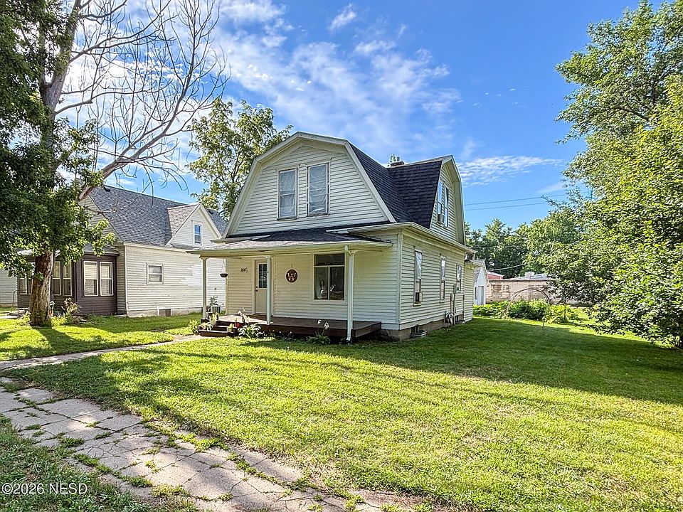 1st image of 206 Pioneer Ave
