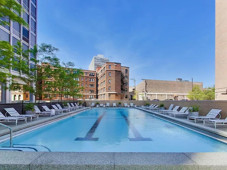 2400 N Lakeview Ave #508 — Photo 22