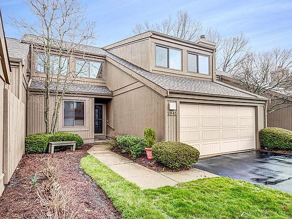 2nd image of 2045 Willow Glen Ln