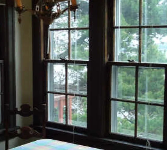 Dinning room - view of Willamette River