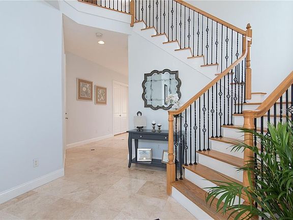 3rd image of 510 Columbia Dr