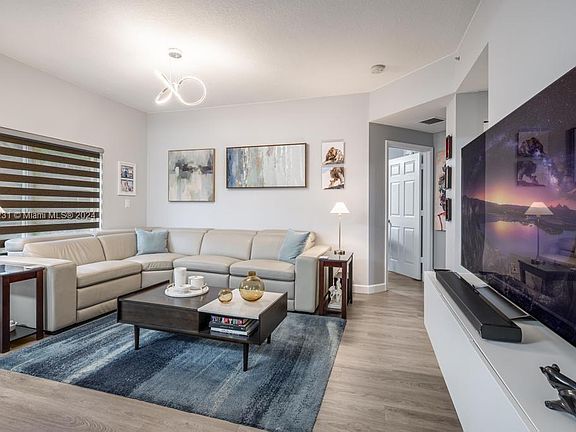 4th image of 746 NE 90th St Unit 602