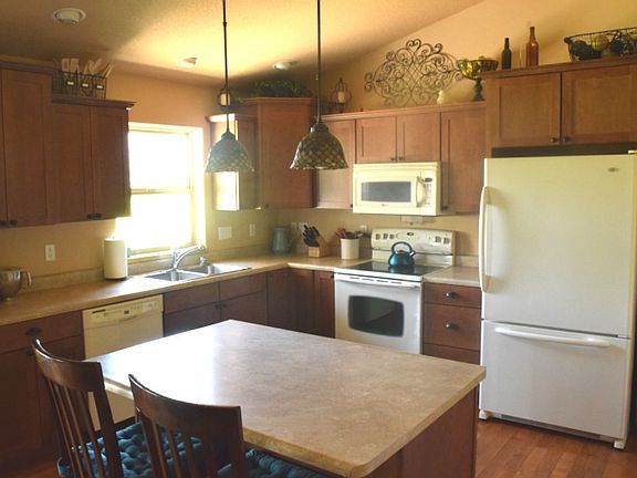 4th image of 410 E Tartan Dr