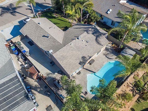 3rd image of 11011 Gayola Ln