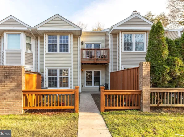 6080 Deer Hill Ct, Centreville, VA 20121