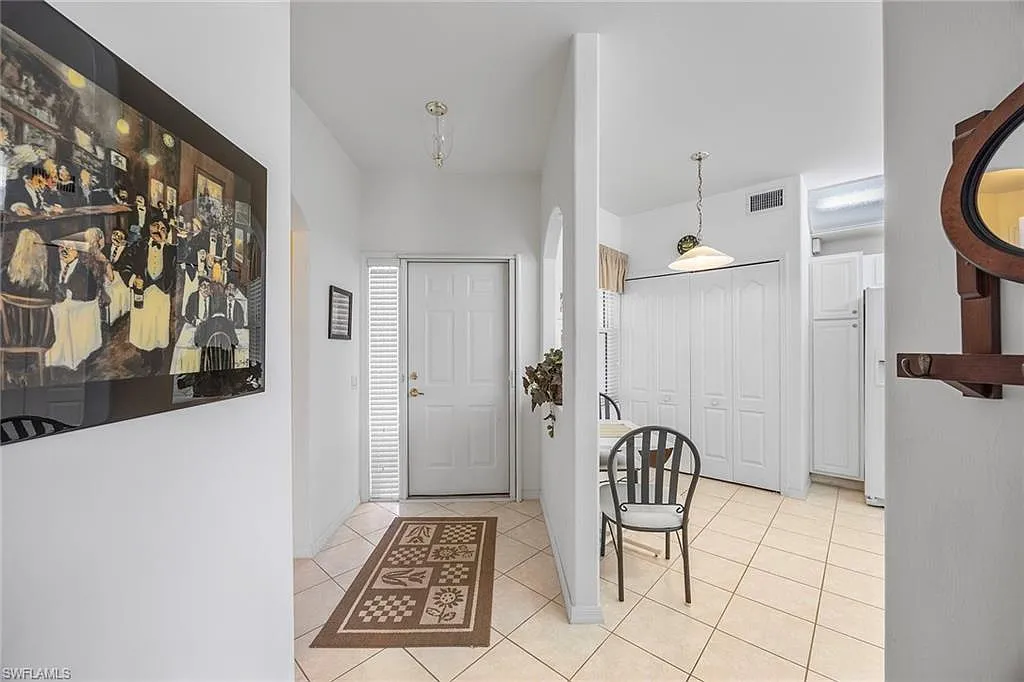 2 bed, 2.0 bath, 1209 sqft, $6,000 — Photo 3
