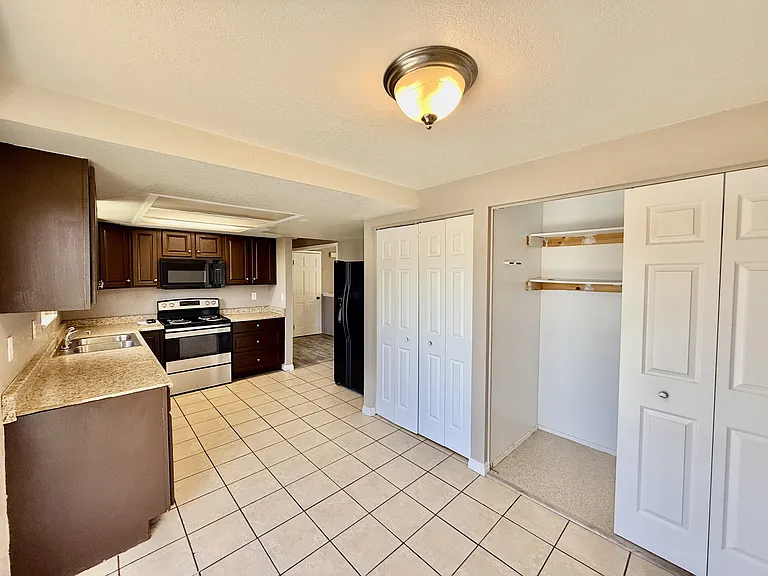 1247 N 700 W — Photo 6