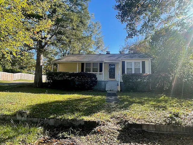802 S Bonham Rd — Photo 1