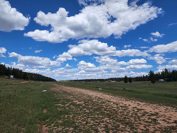 4th image of 1795 E Runway Dr