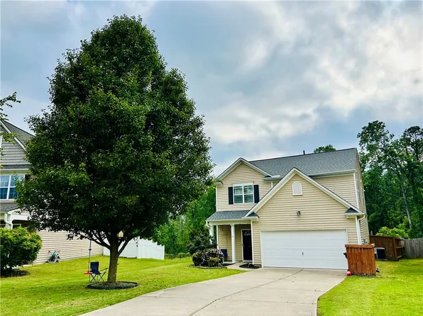 18 Parkwalk Dr, Greer, SC 29650