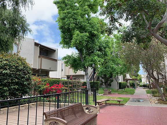 5th image of 3549 Castle Glen Dr Unit 122