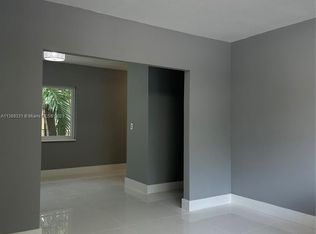 300 Mendoza Ave APT 3, Miami, FL 33134