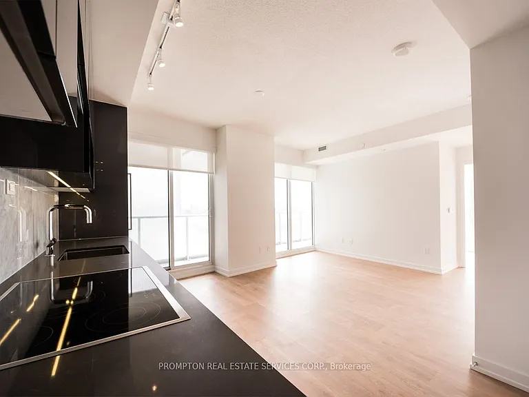 115 McMahon Dr #510 — Photo 2