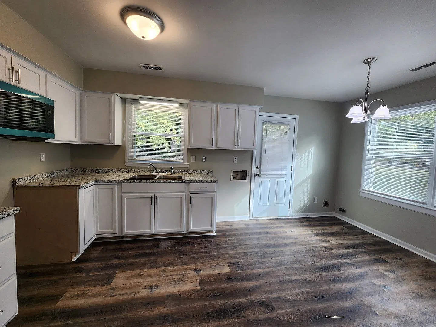 3 Bedroom Brick Home in Trinity Park — Photo 3