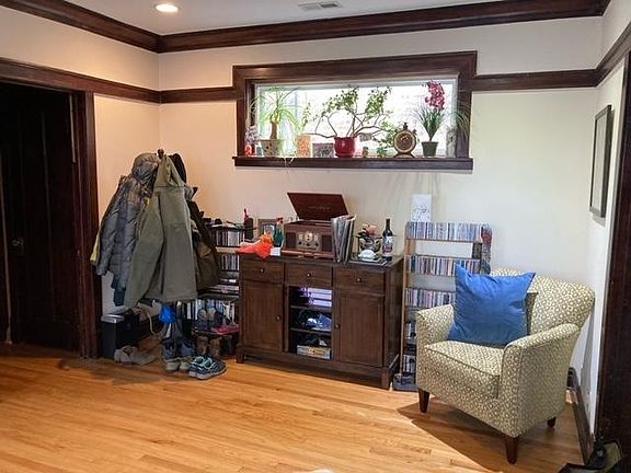 5th image of 3035 W Eastwood Ave #3
