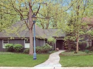 1857 Ridgebrook Cir, Lyndhurst, OH 44122