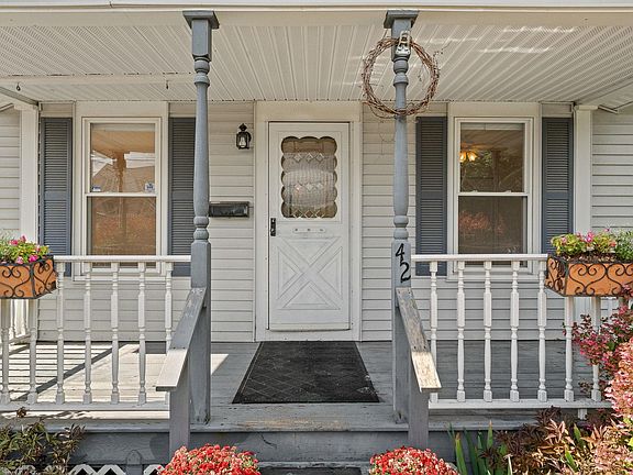 4th image of 42 Audet Street
