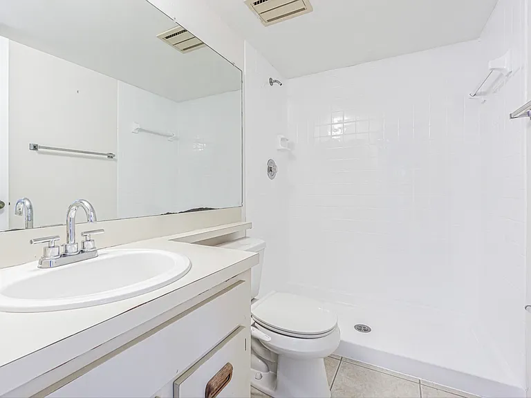 3345 Crystal Ct E #H — Photo 9