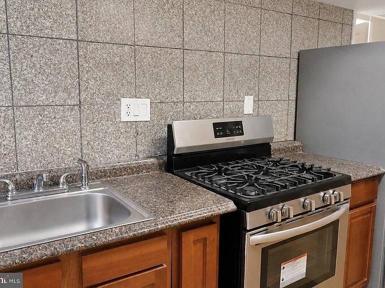 59 Galveston Pl SW #4 — Photo 4